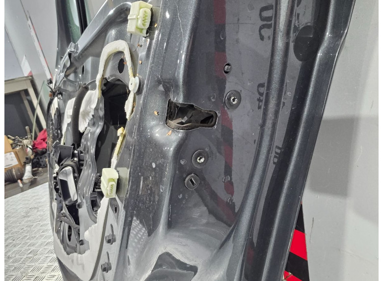 Замок двери передней правой к Citroen C3, 2014г.