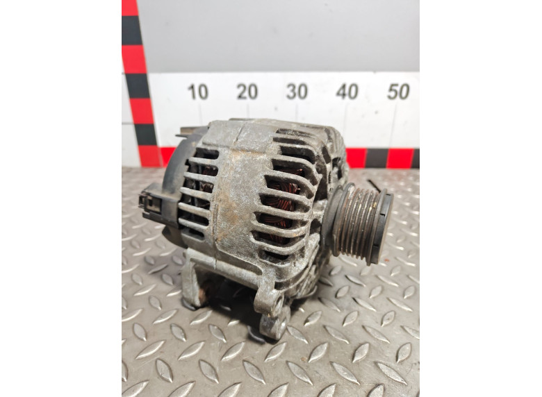 Генератор к Audi A4, 2005г.
