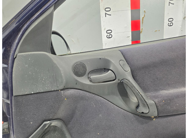 Ручка внутренняя передняя правая к Opel Vectra, 1998г.