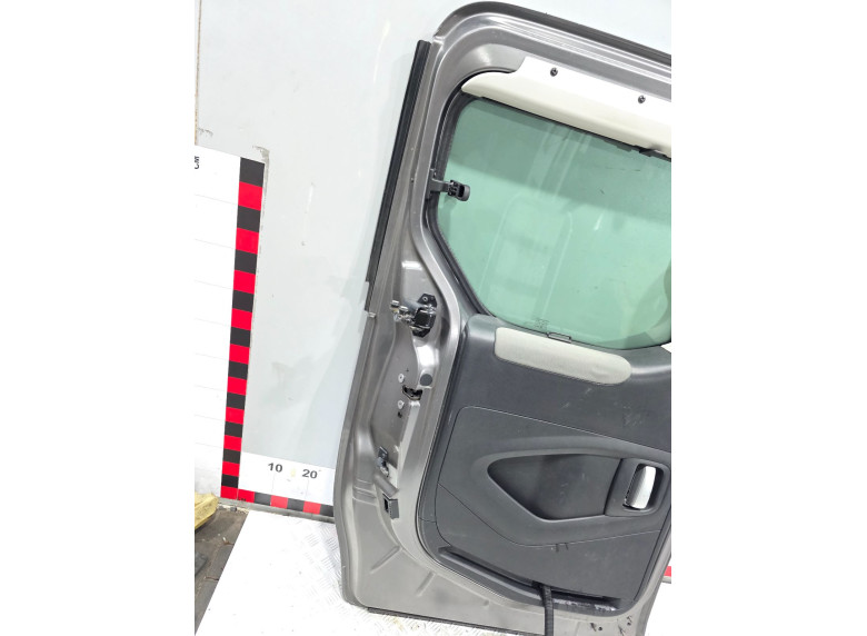 Дверь сдвижная левая к Citroen Berlingo, 2010г.