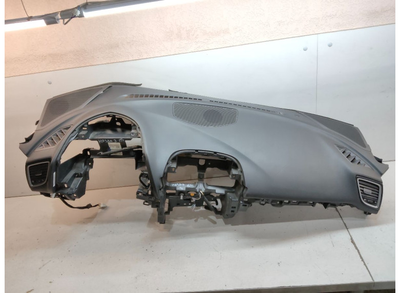 Панель передняя салона (торпедо) к Mazda 3, 2016г.