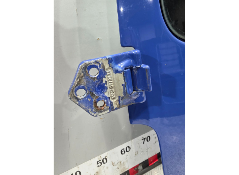 Петля двери задней левой к Volkswagen Caddy, 2004г.