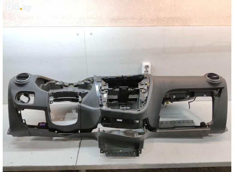 Панель передняя салона (торпедо) к Seat Leon 2008 г.