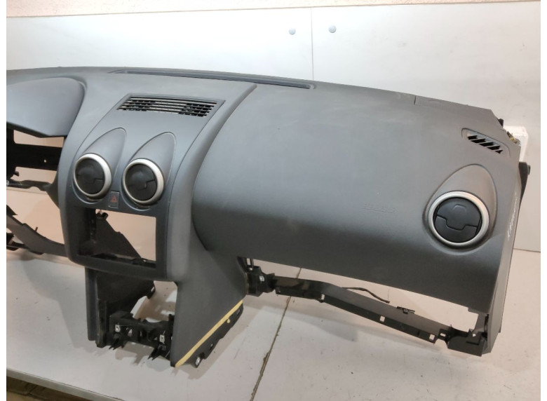 Панель передняя салона (торпедо) к Nissan Qashqai, 2011г.
