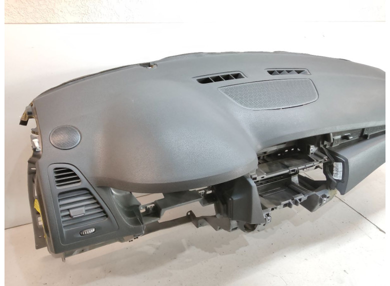 Панель передняя салона (торпедо) к Renault Laguna, 2010г.