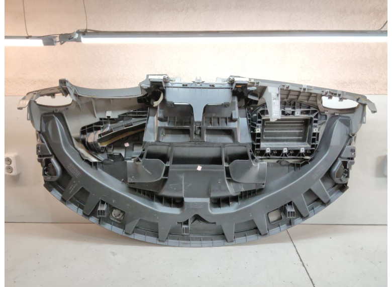 Панель передняя салона (торпедо) к Renault Scenic, 2013г.