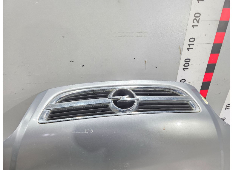 Решетка радиатора к Opel Zafira, 2004г.