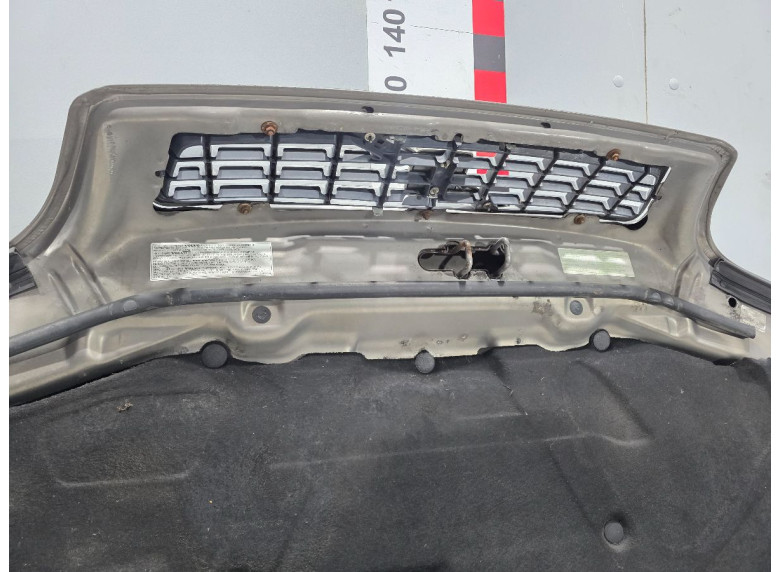 Капот к Volvo V40, 2002г.