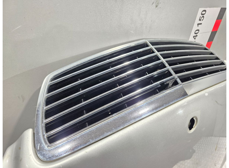 Решетка радиатора к Mercedes E W211, 2004г.