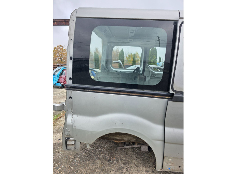 Четверть задняя правая к Renault Trafic, 2004г.
