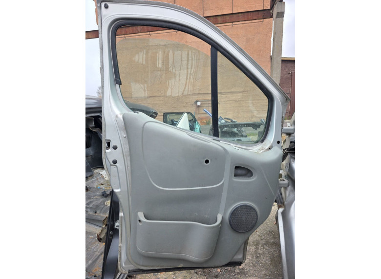 Дверь передняя левая к Renault Trafic, 2004г.