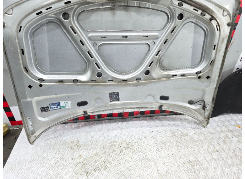 Капот к Volkswagen Passat, 2001г.