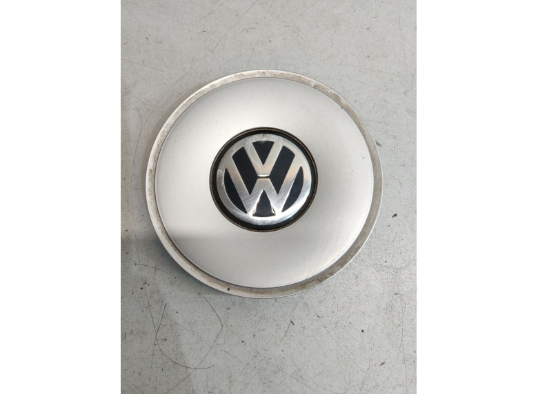 Колпачок литого диска к Volkswagen Passat, 2000г.