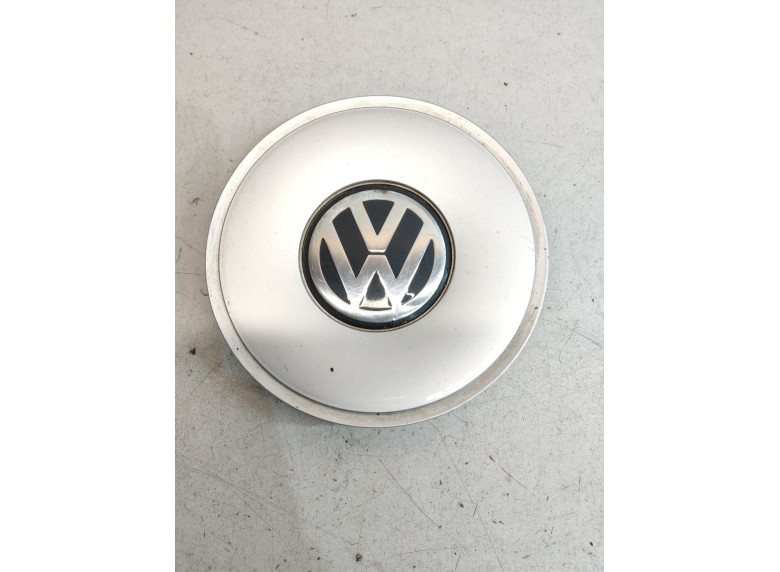 Колпачок литого диска к Volkswagen Passat, 2000г.