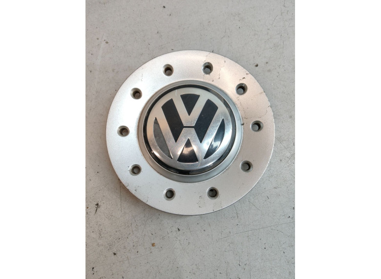 Колпачок литого диска к Volkswagen Golf, 2001г.