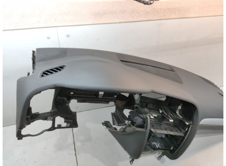 Панель передняя салона (торпедо) к Audi A4, 2008г.