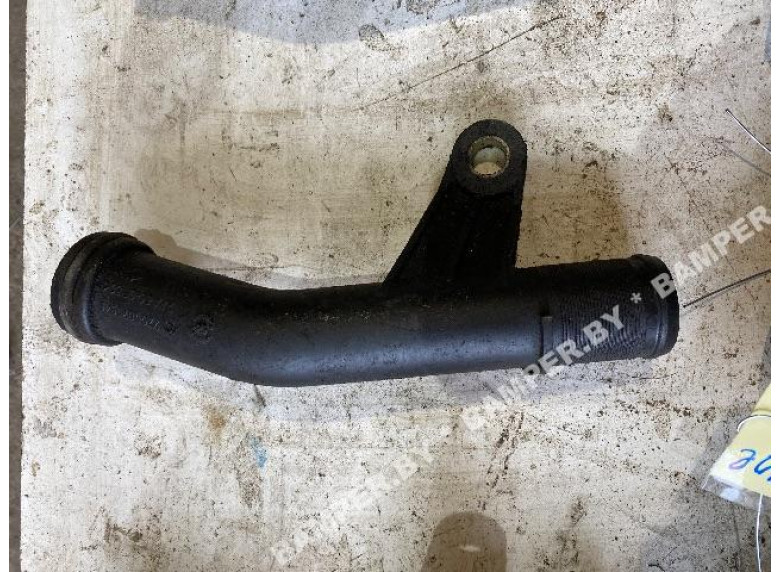 Трубка охлаждающей жидкости пластиковая к Renault Megane, 2001г.