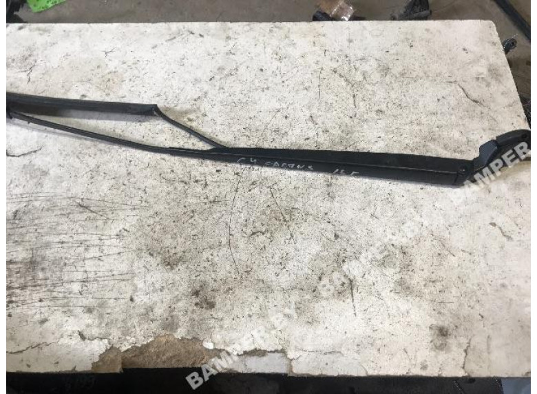 Щеткодержатель (поводок стеклоочистителя, дворник) к Citroen C4 Cactus, 2016г.