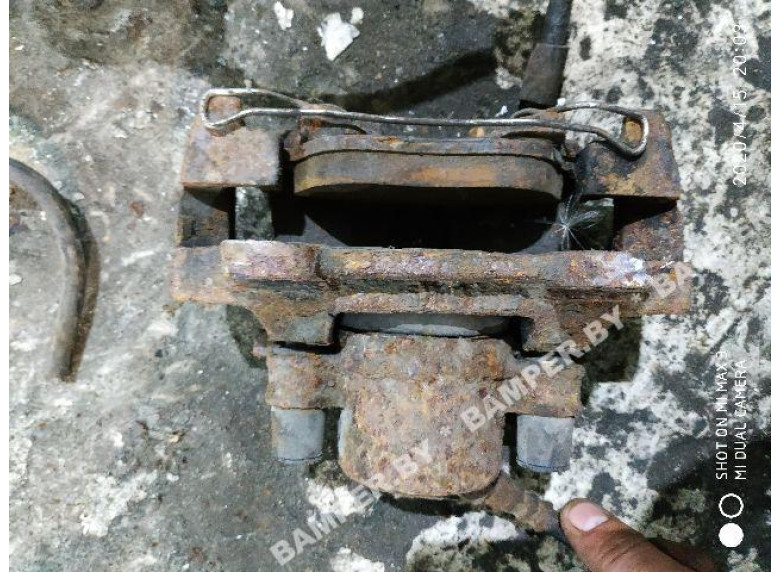 Суппорт передний левый к Fiat Punto