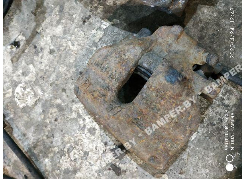 Суппорт передний левый к Volkswagen Sharan, 1998г.