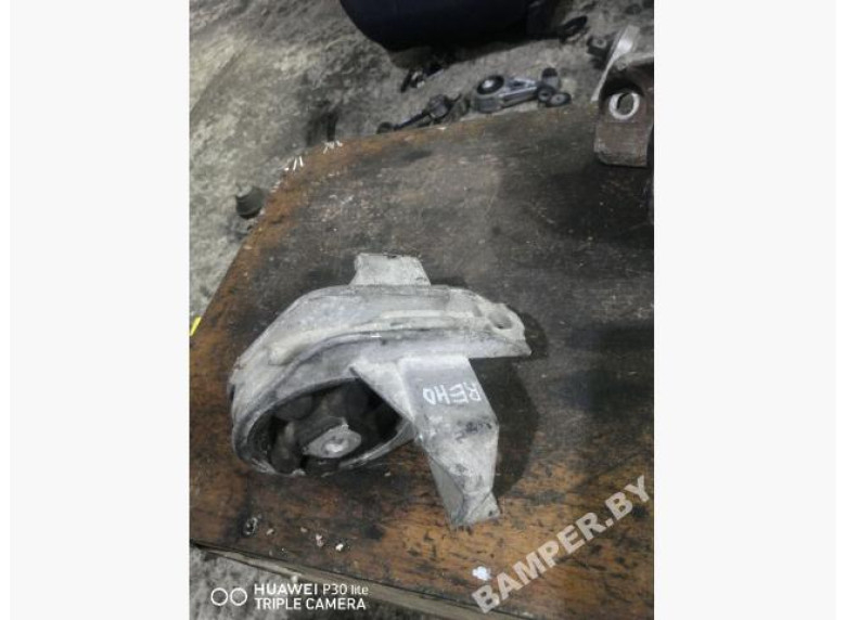 Подушка крепления двигателя к Renault Megane, 1998г.