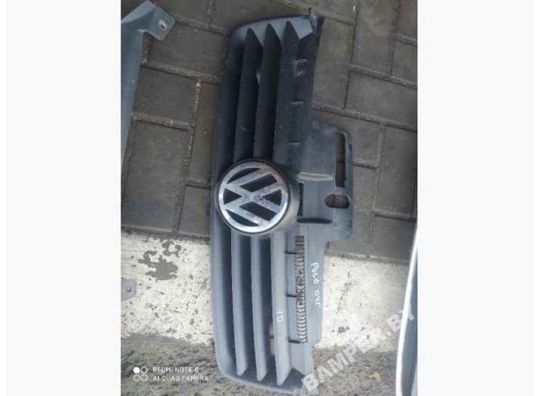 Решетка радиатора к Volkswagen Polo, 2004г.