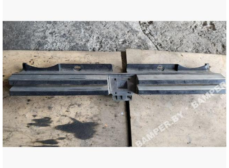 Решетка радиатора к Peugeot 605, 1993г.