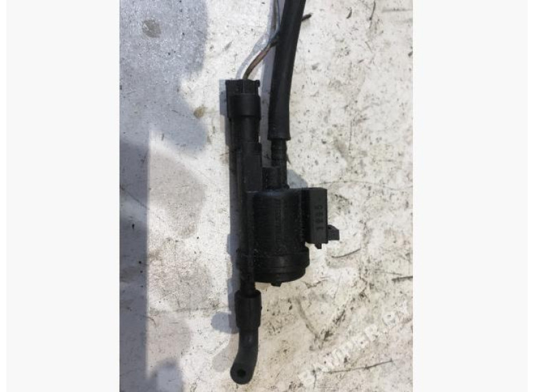 Клапан электромагнитный к Mercedes C W203, 2003г.