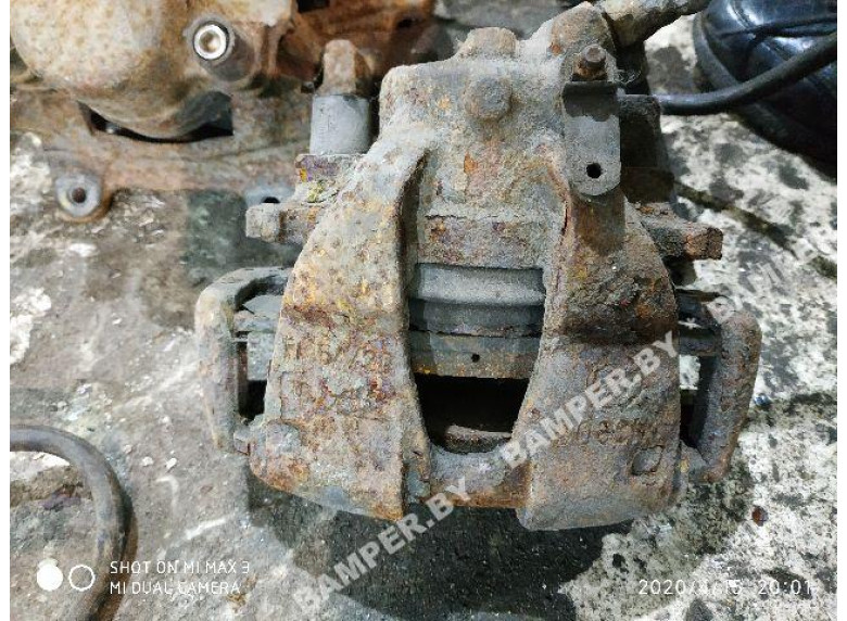 Суппорт передний левый к Fiat Punto