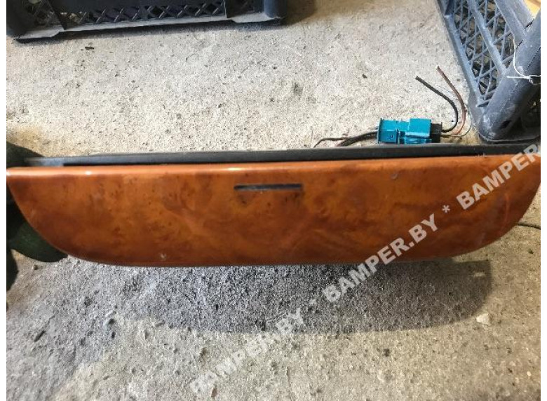 Пепельница к Mercedes S W220, 2001г.