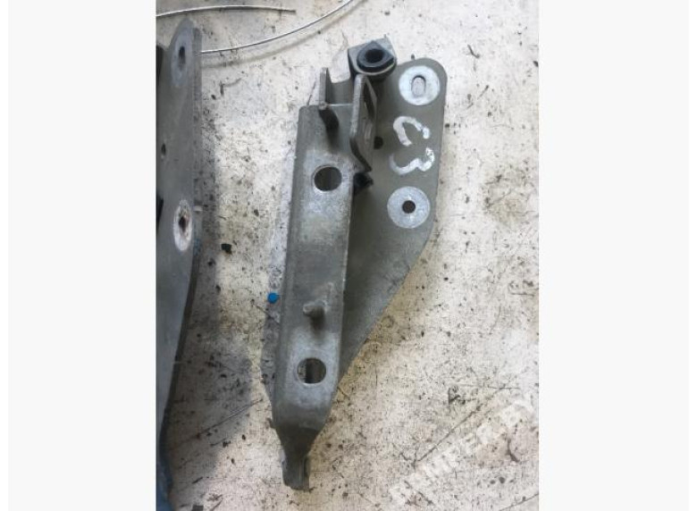 Петля капота правая к Citroen C3, 2003г.
