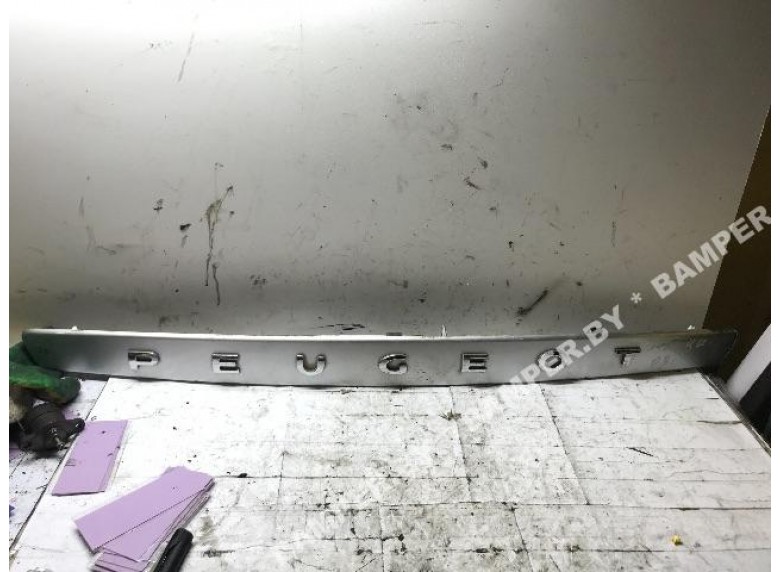 Накладка подсветки номера к Peugeot 308