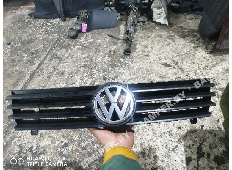 Решетка радиатора к Volkswagen Polo, 2003г.