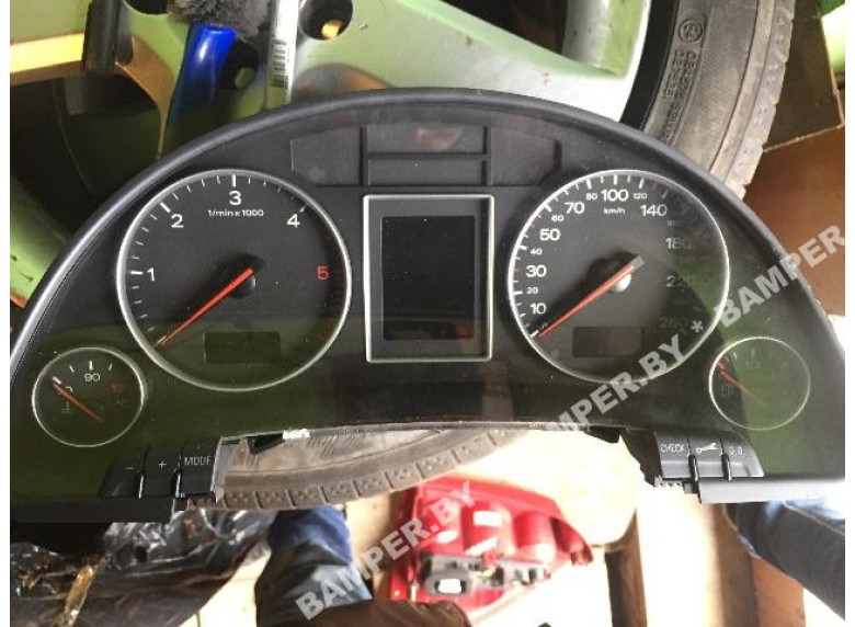 Щиток приборов (приборная панель) к Audi A4, 2004г.