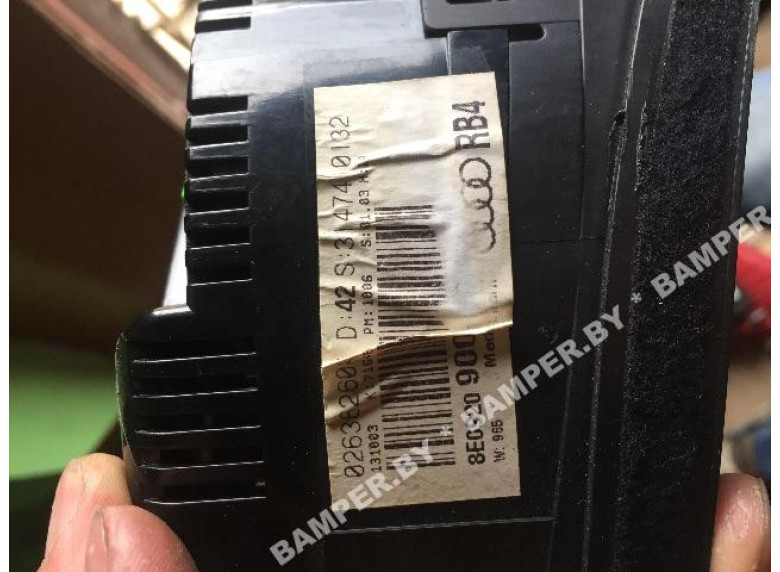 Щиток приборов (приборная панель) к Audi A4, 2004г.