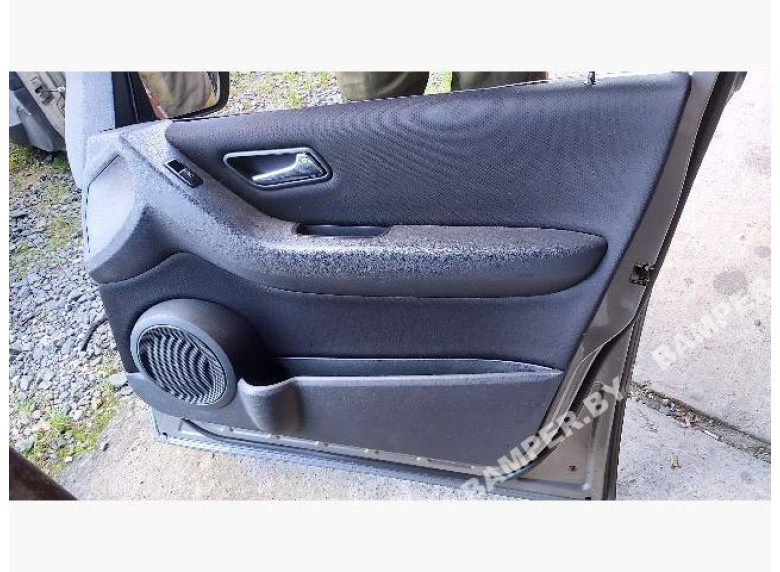 Обшивка двери (дверная карта) комплект к Mercedes A W169, 2005г.