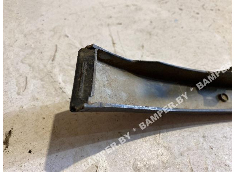 Ус под фару правый к Mercedes ML W163, 2000г.