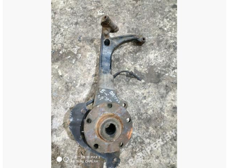 Ступица передняя левая к Volkswagen Passat, 2000г.