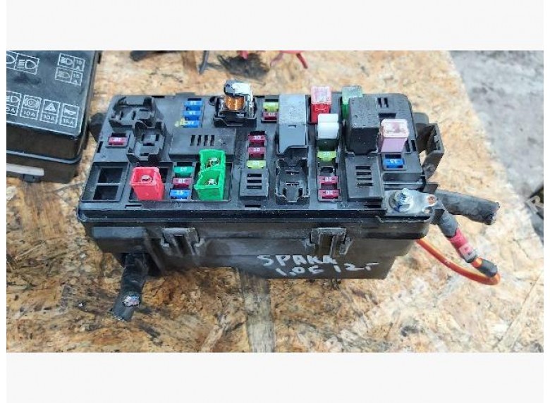 Блок предохранителей к Chevrolet Spark