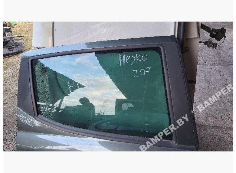 Стекло двери задней правой к Peugeot 207, 2008г.