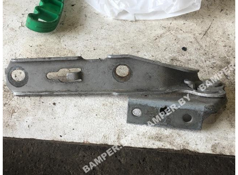 Петля капота правая к Audi A4, 2002г.