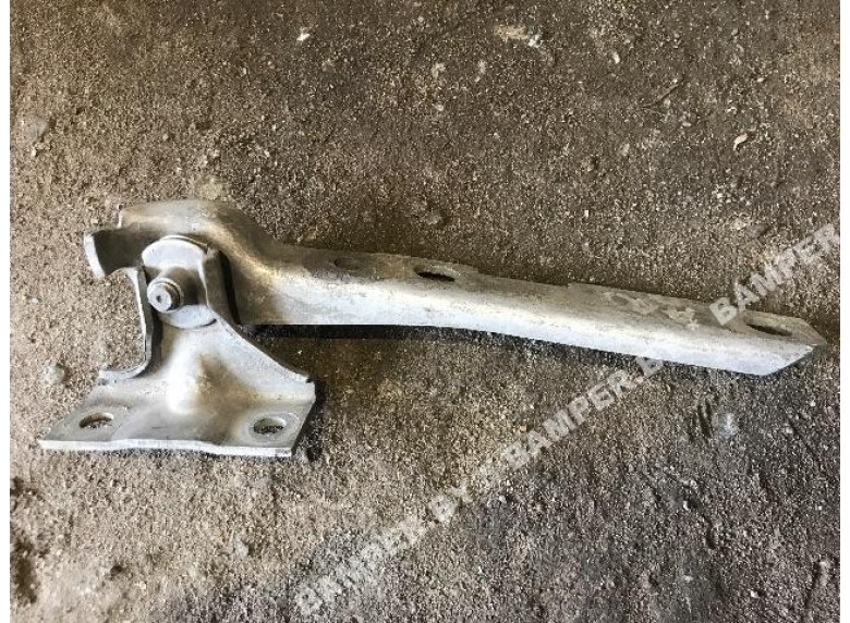 Петля капота правая к Audi 80