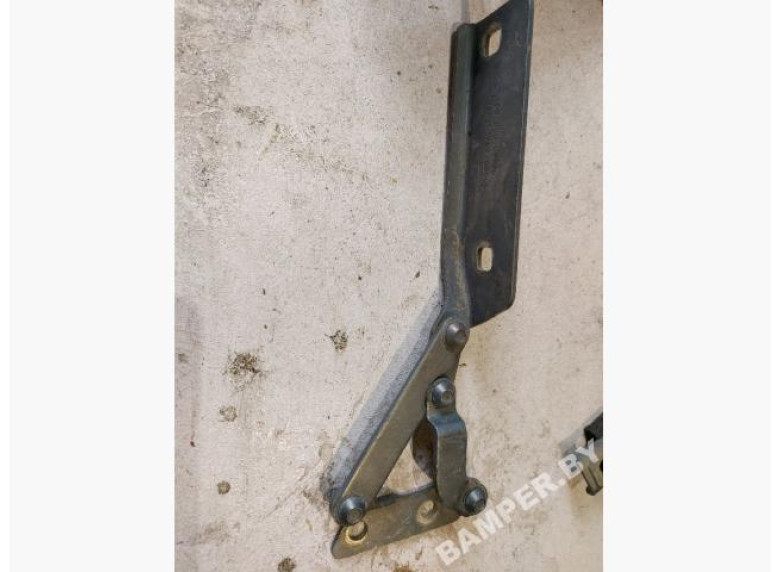 Петля капота правая к Mercedes A W168, 2004г.
