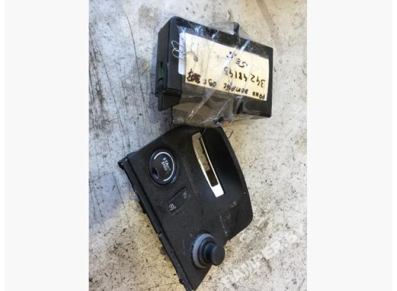 Консоль салона (кулисная часть) к Renault Espace, 2009г.