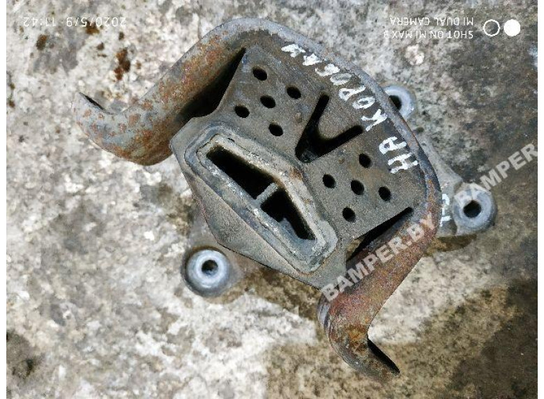 Подушка крепления КПП к Volkswagen Transporter, 2006г.