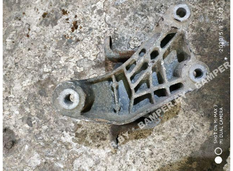 Подушка крепления КПП к Volkswagen Transporter, 2006г.