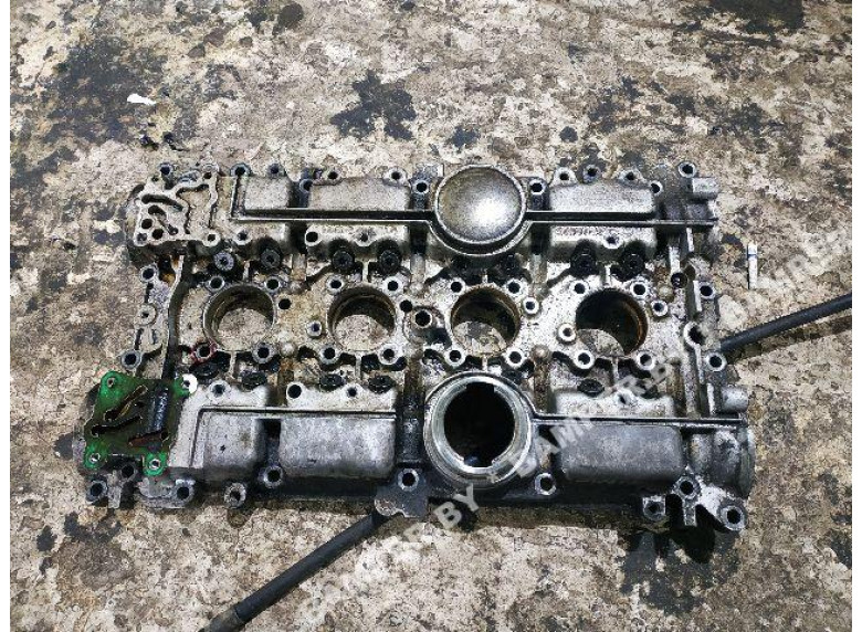 Клапанная крышка к Volvo V40, 2000г.