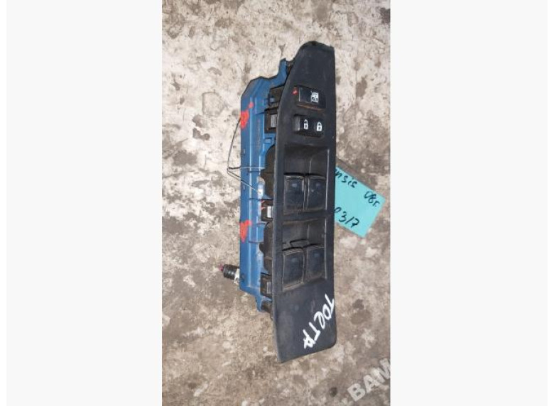 Блок управления стеклоподъемниками к Toyota Corolla Verso, 2008г.