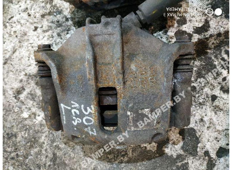 Суппорт передний левый к Peugeot 307, 2003г.