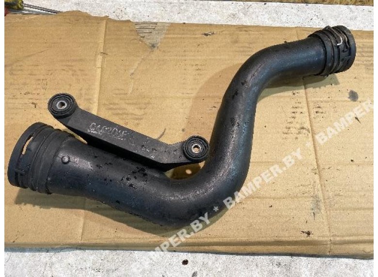 Патрубок интеркулера к Volkswagen Passat